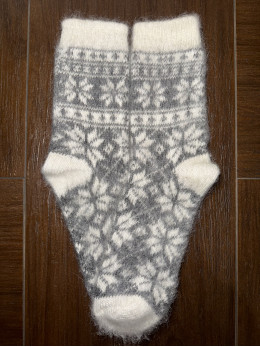 Жіночі шкарпетки з козиного пуху із зірочкою на сірому