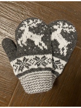 Ангорові дитячі рукавички для малюків олень білий на сірому