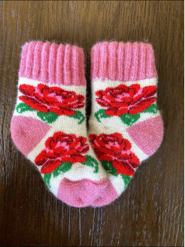 Ангорові дитячі носки р.1 роза на білому з рожевою п'яткою 