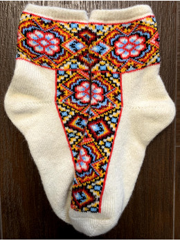 Ангорові жіночі носки вишивка NQ на білому