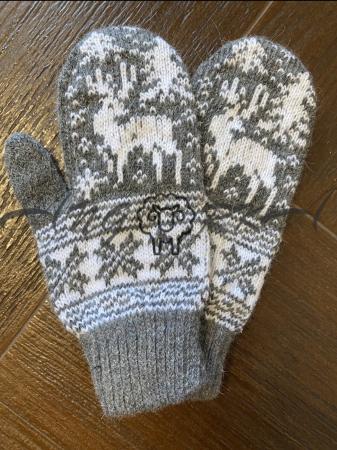 Дитячі рукавички для підлітків із білим оленем на сірому