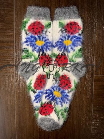 Жіночі шкарпетки з козиного пуху з ромашкою на білому