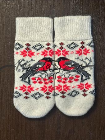 Жіночі рукавички потовщені з снігурем та орнаментом на білому