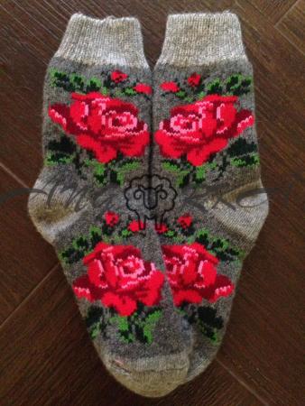 Ангорові жіночі носки з розою червоною на сірому