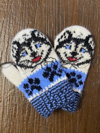 Ангорові дитячі рукавички для немовлят хаскі на білому