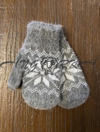 Ангорові дитячі рукавички для малюків зірочка на сірому