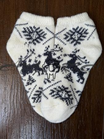 Жіночі слідки олень сніжинка на білому